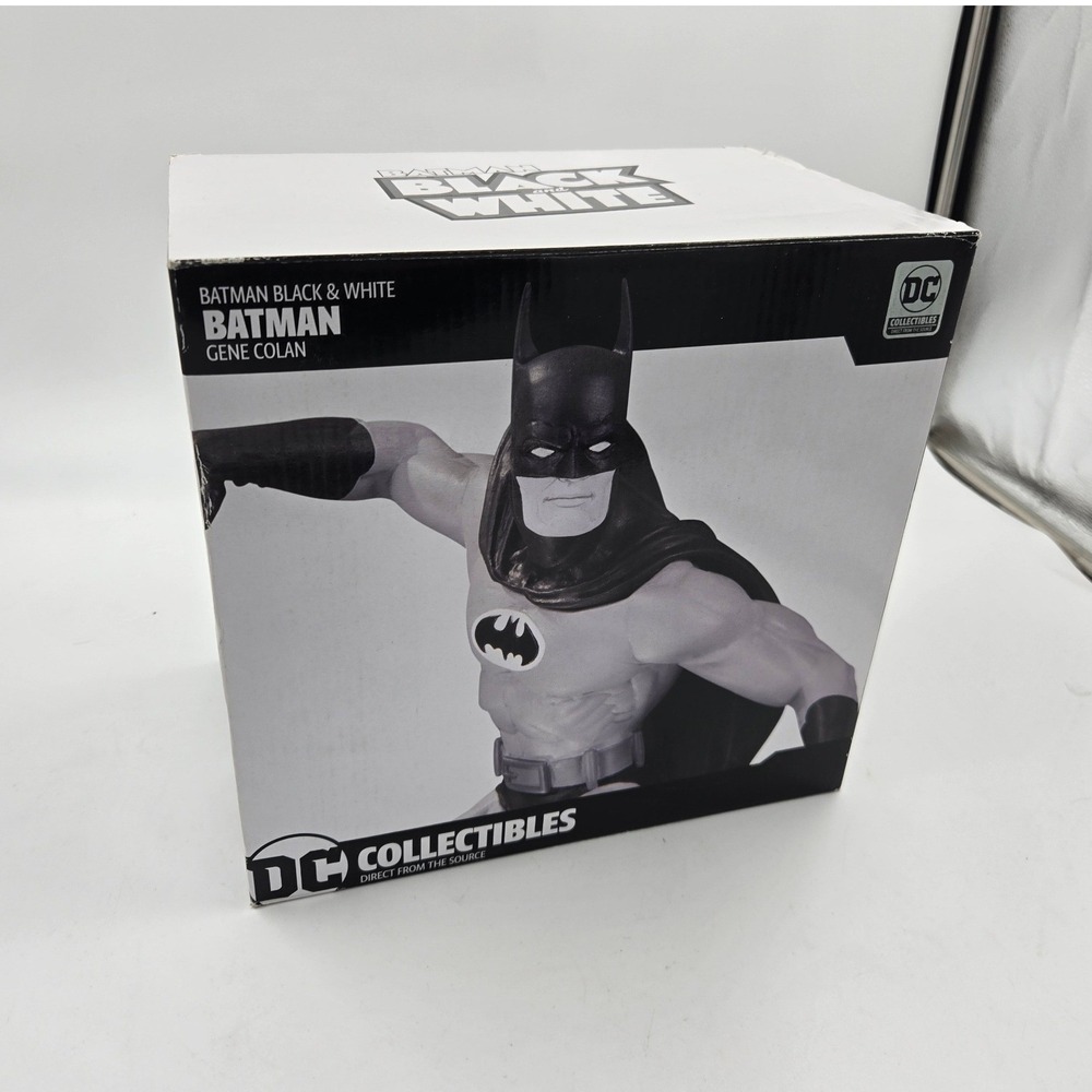Batman Black & White 7 Inch Statue Figure - Batman by Gene Colan